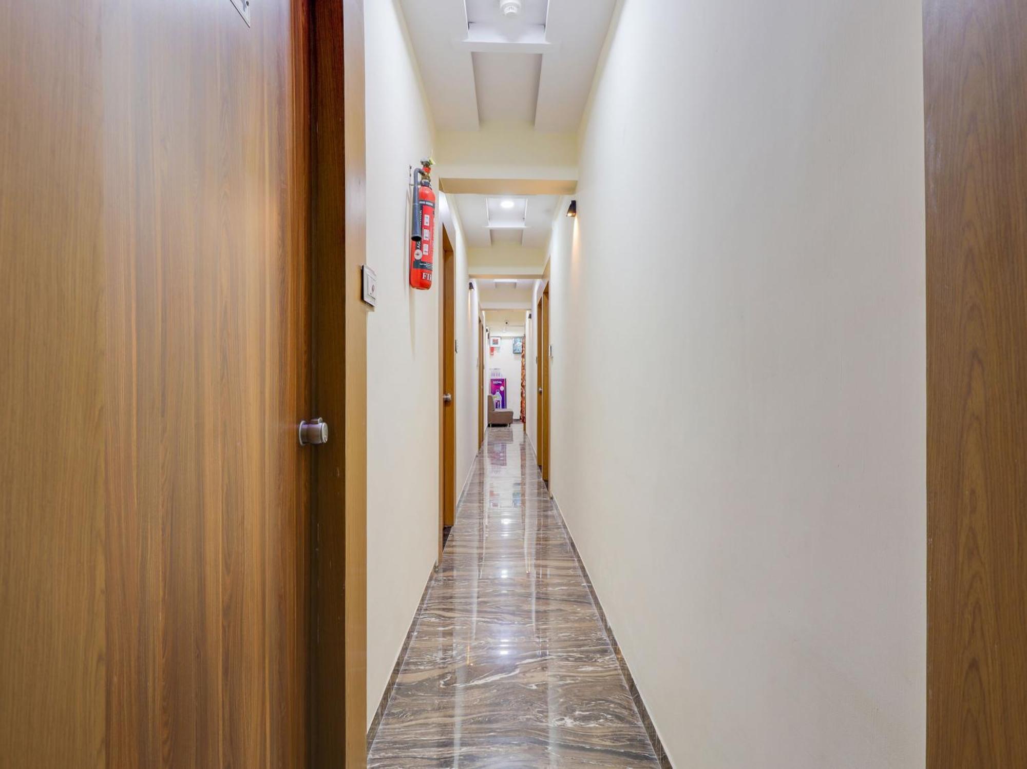 Hotel O Kb Villa 阿穆达巴 外观 照片