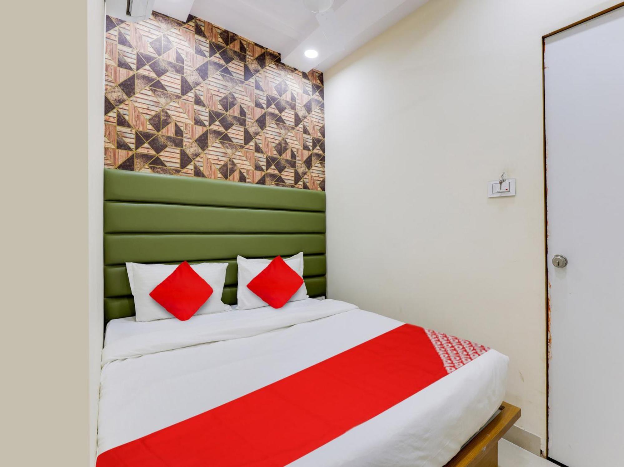 Hotel O Kb Villa 阿穆达巴 外观 照片
