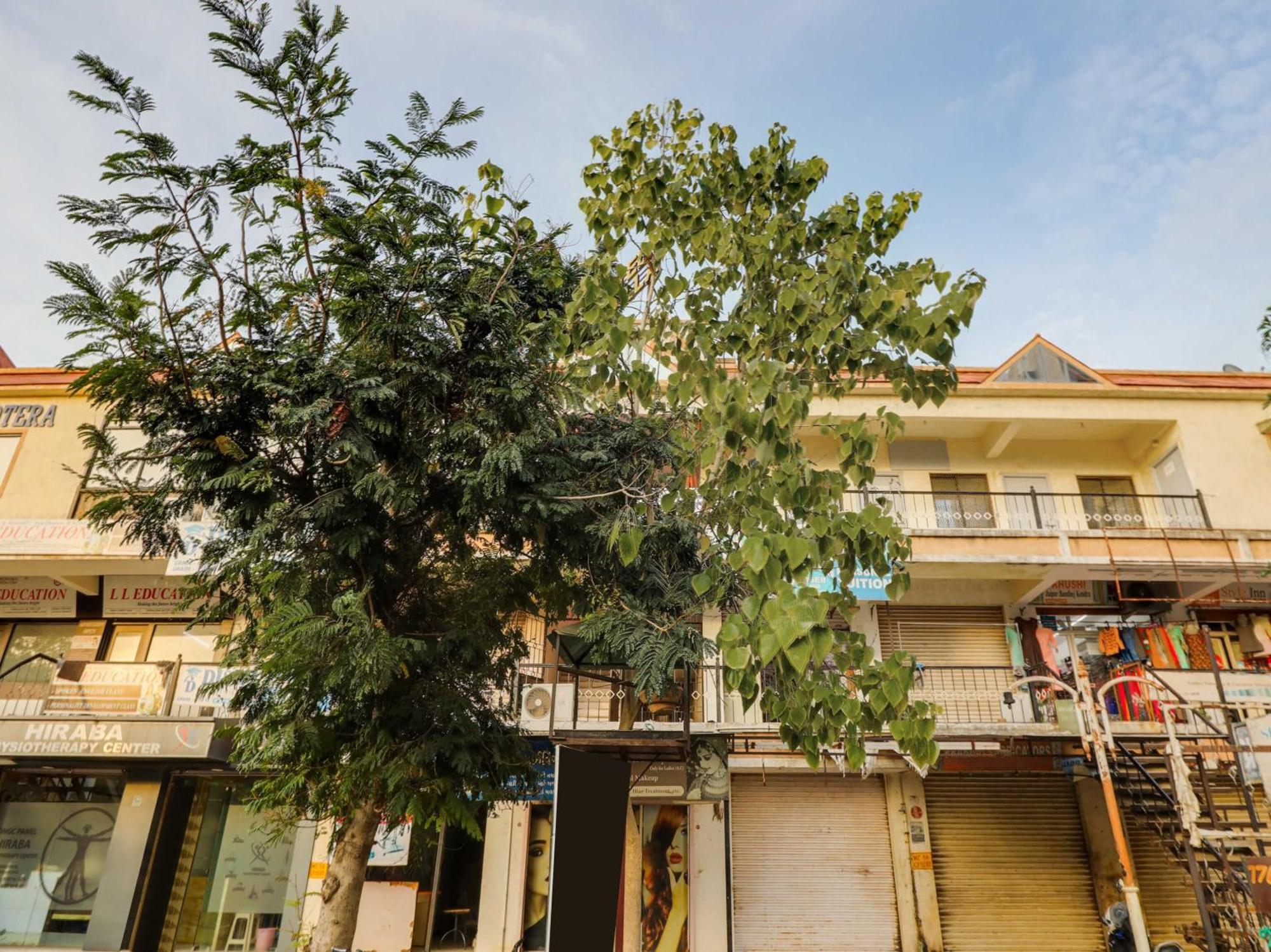 Hotel O Kb Villa 阿穆达巴 外观 照片